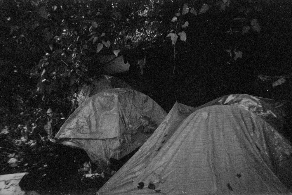 Tiendas de campaña en un campamento en Calais, Francia. 